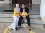 14082019_siti-nurhaliza-dengan-suami_berpose.jpg
