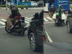 15-1-2021-aksi-pemotor-di-lampu-merah.jpg