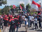 16112020demo-buruh-di-kantor-walikota-batam.jpg