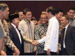 17012020_sandiaga-uno-dan-jokowi.jpg