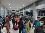 19042023Pelabuhan-Sekupang-Batam-padat-penumpang.jpg