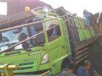 19122019_evakuasi-truk-yang-terlibat-kecelakaan-di-gekbrong.jpg