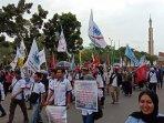 20012020demo-buruh2.jpg