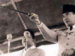22-6-2021-soekarno-bung-karno-dan-tongkat-komando.jpg