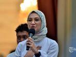 22112019_angkie-yudistia-staf-khusus-presiden-jokowi-yang-sukses-meski-tuna-rungu.jpg