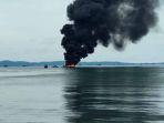 2411kapal-terbakar-di-lingga.jpg