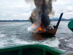 2411kapal-terbakar-di-lingga2.jpg