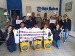 26032020penyemprotan-disinfektan-di-tribun-batam.jpg