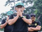 4-2-2022-pelatih-persebaya-aji-santoso.jpg