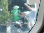 5-7-2020-driver-ojol-ditendang-pengendara-mobil-di-pekanbaru.jpg