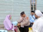 Aipda-Marulam-Polisi-di-Ujung-Negeri-yang-Menyentuh-Hati-Lewat-Aksi-Berbagi-di-Anambas.jpg