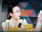 Amanda-Manopo-tengah-mendatangi-acara-Skin-Soul-di-tengah-kesibukannya-syuting.jpg