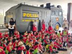 Anak-TK-mengunjungi-Mapolda-dan-diajak-mengenal-tentang-Kepolisian.jpg
