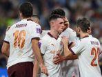 Bernardo-Silva-selebrasi-dengan-rekannya-setelah-cetak-gol-ke-gawang-Urawa-Red-Diamonds.jpg