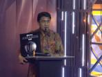 Bupati-Anambas-terima-penghargaan-Tribun-Batam-Awards-2025.jpg