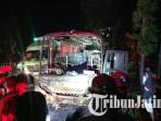 Bus-Neo-Harapan-dan-sepeda-motor-terbakar-setelah-kecelakaan.jpg