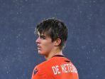 Charles-De-Ketelaere-saat-pertandingan-melawan-Lazio.jpg