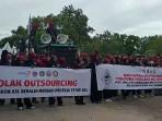 Demo-buruh-di-PT-ASL-Shipyard-Batam-hari-ini.jpg
