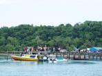 Dermaga-di-Pulau-Mensanak-Lingga.jpg