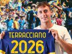 Filippo-Terracciano-saat-teken-kontrak-di-Hellas-Verona-sampai-2026.jpg