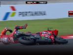 Francesco-Bagnaia-terjatuh-di-MotoGP-Indonesia-2025-Minggu-5-Oktober-2025.jpg