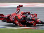 Francesco-Bagnaia-terjatuh-saat-balapan-di-MotoGP-Argentina-2023.jpg