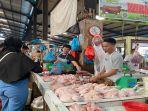Harga-ayam-segar-di-Pasar-Bintan-Center-Tanjungpinang-menjelang-Nataru.jpg