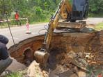 Jalan-rusak-di-Lome-di-perbaiki-776.jpg