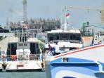 Kapal-Ferry-Jet-Flyte-sedang-sandar-di-Pelabuhan-Internasioanl-Sekupang-Batam.jpg