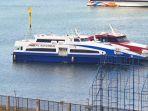 Kapal-Ferry-MDM-Express-yang-melayani-penyeberangan-ke-Pasir-Gudang-Johor-Malaysia.jpg