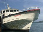 Kapal-Oceana-mengambil-penumpang-di-ponton-Pelabuhan-Domestik-Telaga-Punggur-Batam.jpg