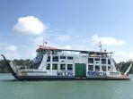 Kapal-Roro-mengangkut-penumpang-melintasi-Perairan-Batam-beberapa-waktu-lalu.jpg