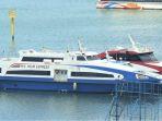 Kapal-ferry-MV-MDM-Express-yang-melayani-penyeberangan-dari-Batam-Center-ke-Pasir-Gudang.jpg