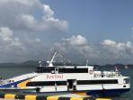 Kapal-ferry-Marine-Hawk-5-yang-berlayar-ke-Malaysia.jpg