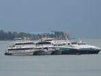 Kapal-ferry-tujuan-internasional-Malaysia-dan-Singapura.jpg