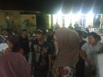 Keluarga-nelayan-yang-hilang-di-perairan-Karimun.jpg