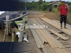 Kondisi-Jembatan-Kayu-di-Desa-Tinjul-Singkep-Barat-Kab-Lingga-Provinsi-Kepri.jpg