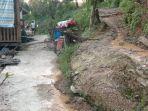 Kondisi-longsor-di-Desa-Posek.jpg
