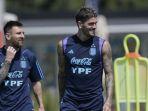 Lionel-Messi-kiri-dan-Rodrigo-De-Paul-latihan-jepang-Peru-vs-Argentina.jpg