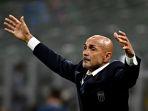 Luciano-Spalletti-saat-pertandingan-Italia-vs-Ukraina-di-kualifikasi-EURO-2024.jpg