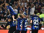 Marcus-Thuram-selebrasi-dengan-rekannya-setelah-mencetak-gol-ke-gawang-AC-Milan.jpg