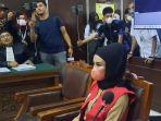 Medina-Zein-saat-jalani-sidang-di-Pengadilan-Negeri-Jakarta-Selatan.jpg