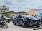 Mobil-Toyota-Rush-mengalami-ringsek-di-bagian-depan-setelah-tabrakan.jpg
