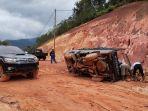 Mobil-terbalik-di-Jalan-Penarik-Lingga-Kepri.jpg