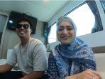 Nathalie-Holscher-dan-Frans-Faisal-saat-naik-kapal.jpg