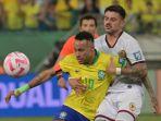 Neymar-berebut-bola-dengan-Junior-Moreno-pada-laga-Brazil-vs-Venezuela.jpg