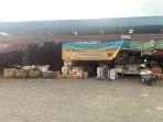 Pedagang-minyak-goreng-curah-di-Pasar-Bintan-Center-Tanjungpinang.jpg