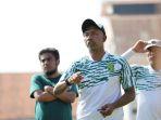 Pelatih-Sementara-Persebaya-Uston-Nawawi.jpg