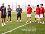 Pelatih-Timnas-U17-Indonesia-Nova-Arianto-saat-training-centre-di-Dubai.jpg