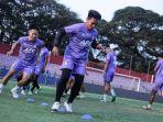 Pemain-Persik-Kediri-saat-sesi-latihan.jpg